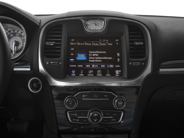 2017 Chrysler 300 Limited photo 3