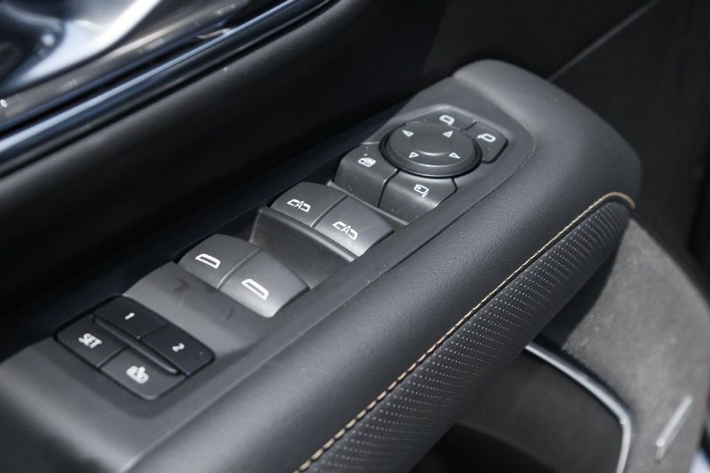 2023 GMC Yukon XL SLT