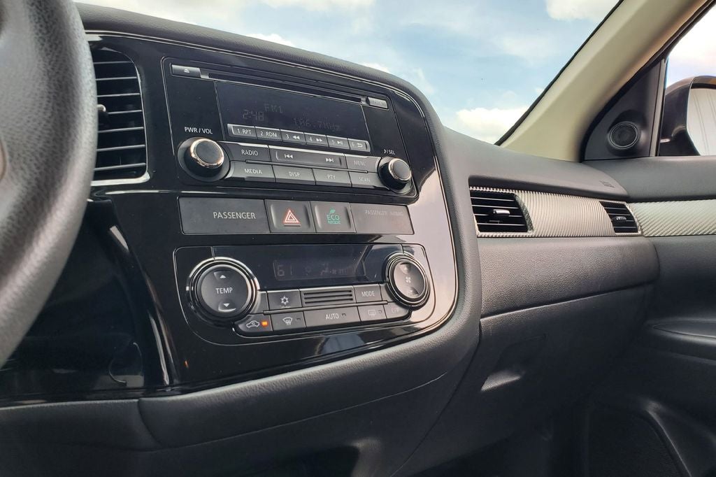 2014 Mitsubishi Outlander ES