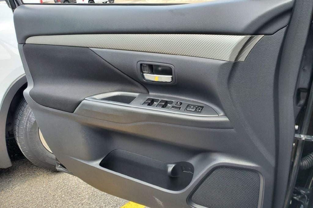 2014 Mitsubishi Outlander ES