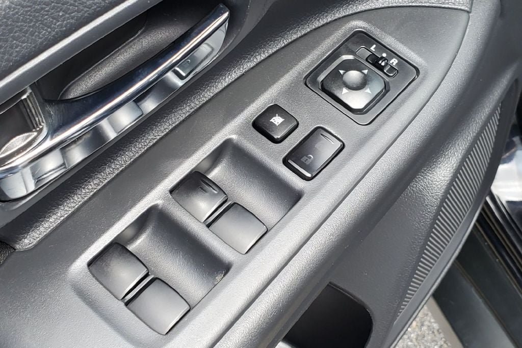 2014 Mitsubishi Outlander ES