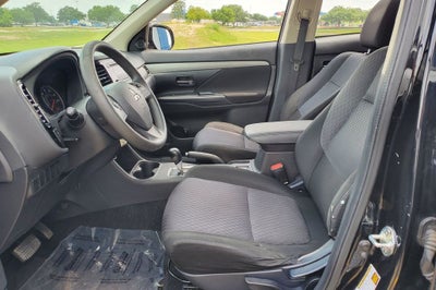 2014 Mitsubishi Outlander ES