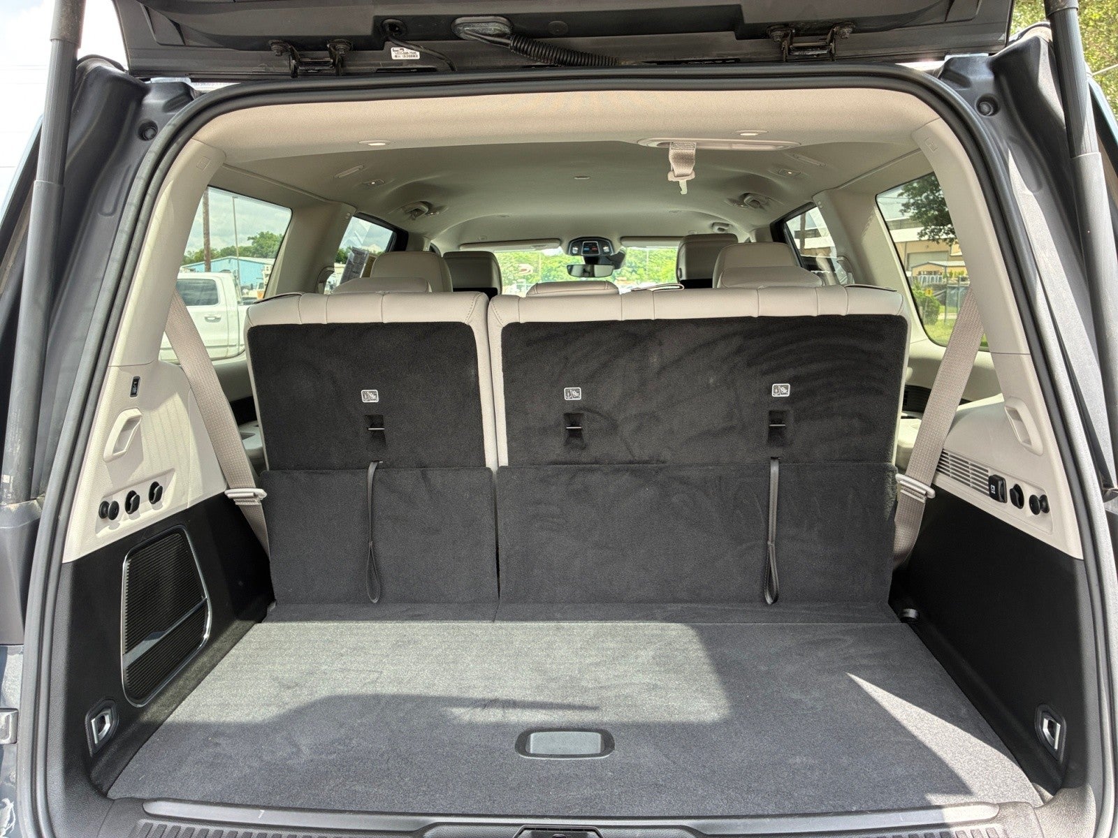 2024 Jeep Wagoneer 4x2