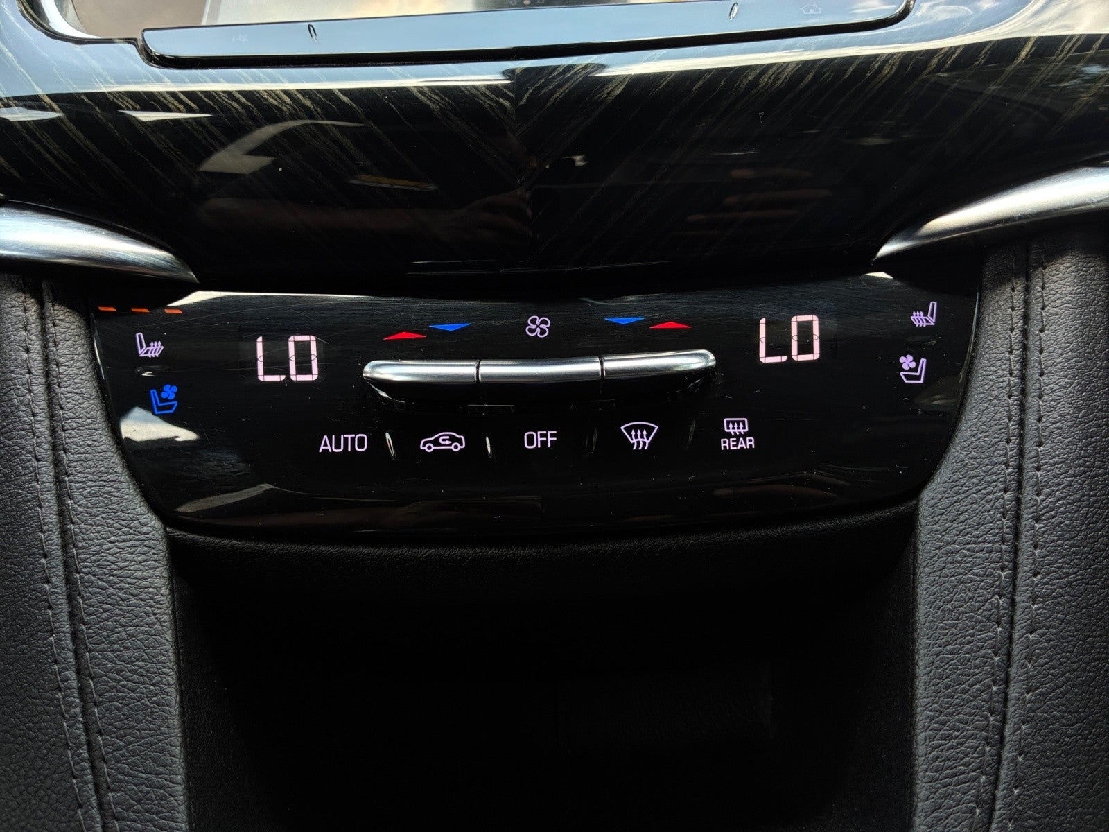 2023 Cadillac XT6 FWD Premium Luxury