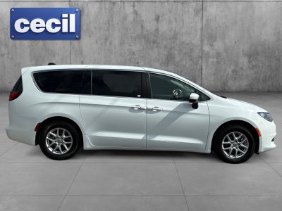 2023 Chrysler Voyager (fleet-only) LX