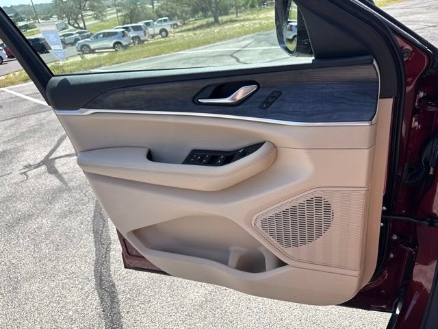 2024 Jeep Grand Cherokee L Limited 4x2