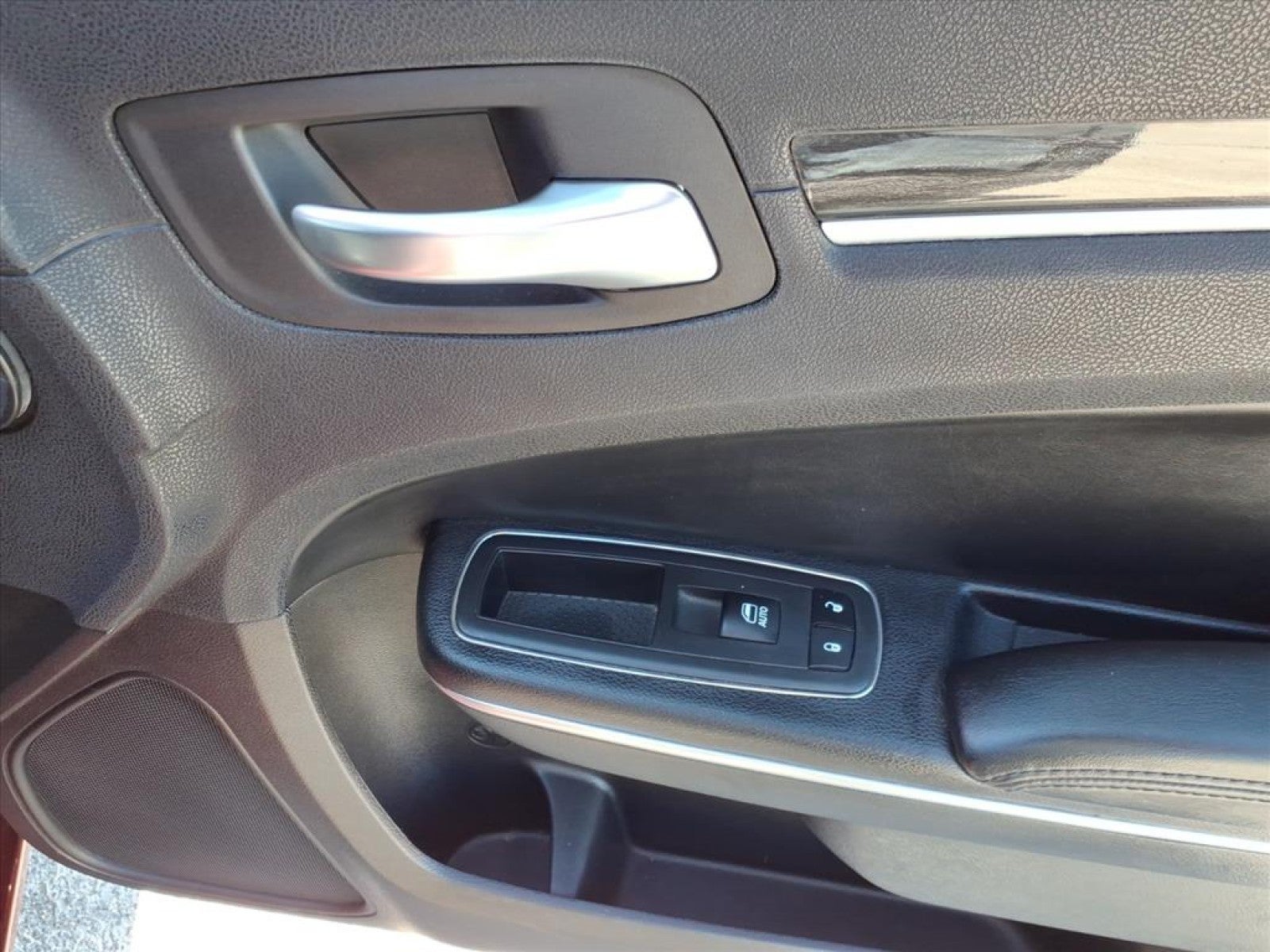 2017 Chrysler 300 Limited