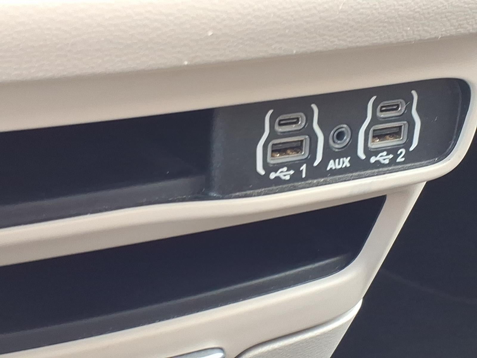2023 Chrysler Voyager (fleet-only) LX