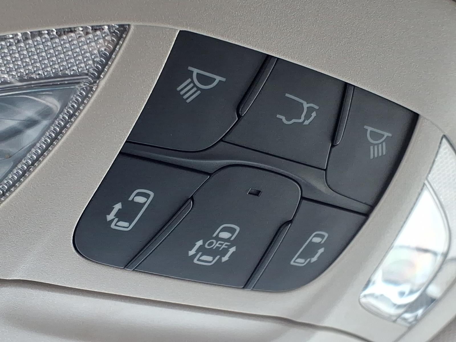 2023 Chrysler Voyager (fleet-only) LX