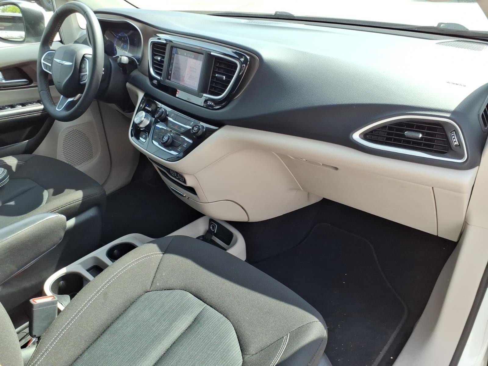 2023 Chrysler Voyager (fleet-only) LX