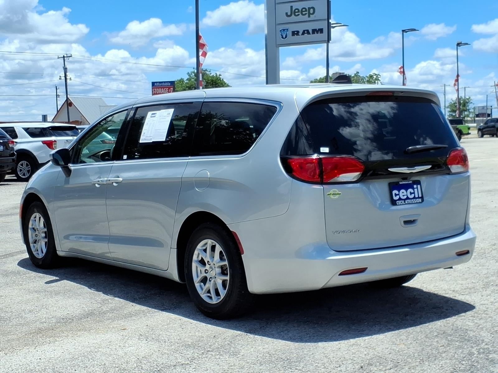 2023 Chrysler Voyager (fleet-only) LX