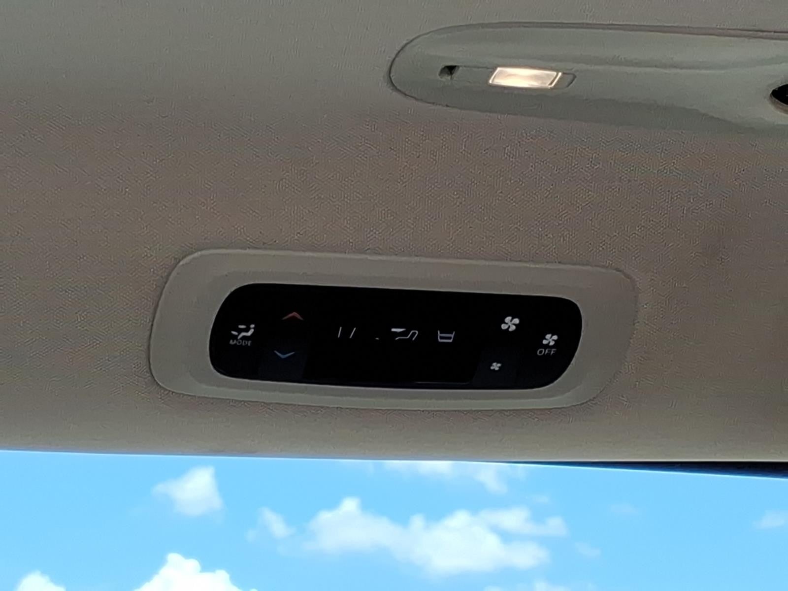 2023 Chrysler Voyager (fleet-only) LX