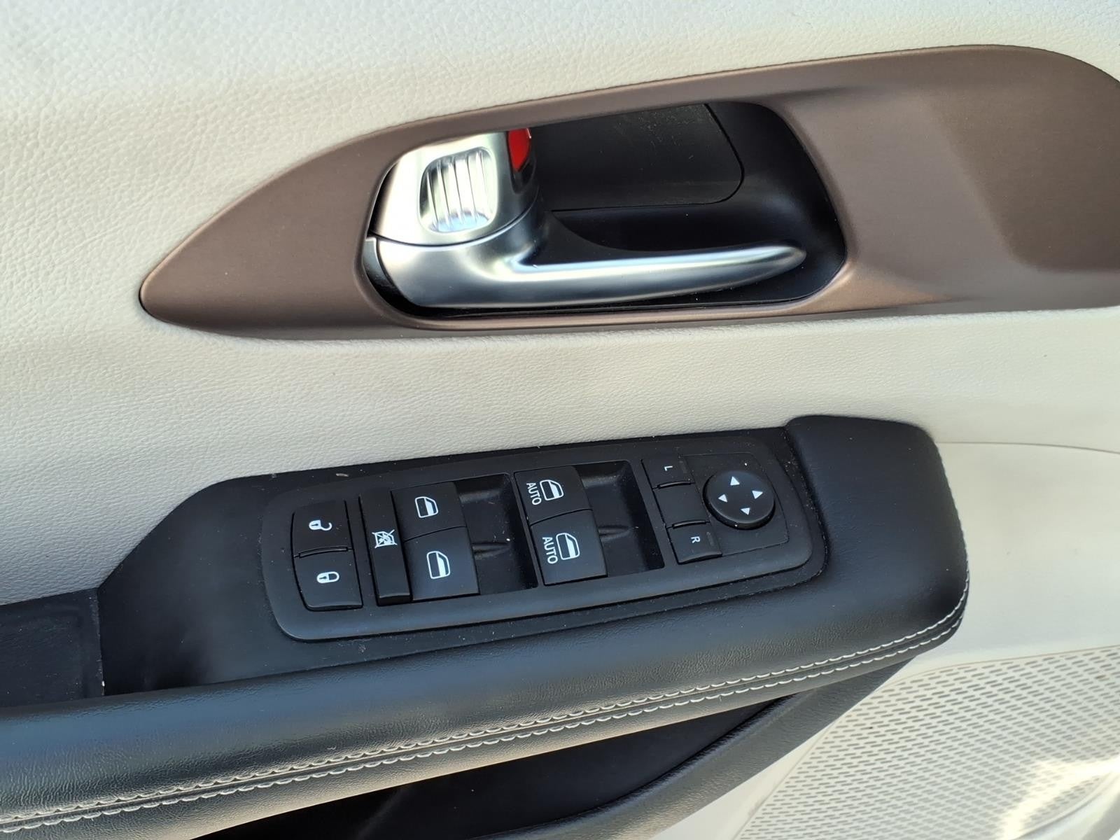 2023 Chrysler Voyager (fleet-only) LX