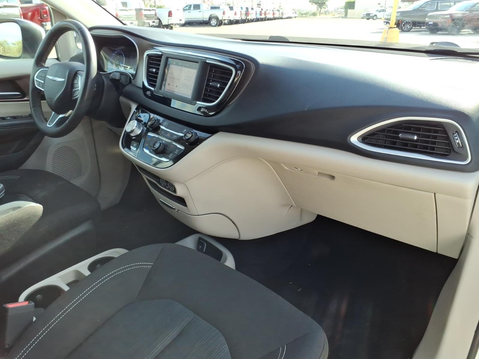 2023 Chrysler Voyager (fleet-only) LX
