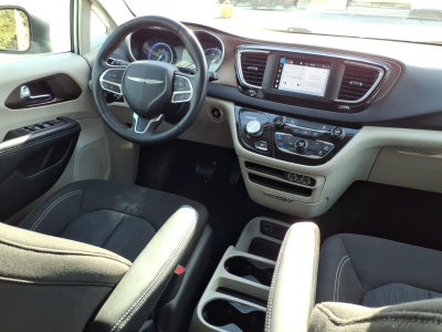 2023 Chrysler Voyager (fleet-only) LX