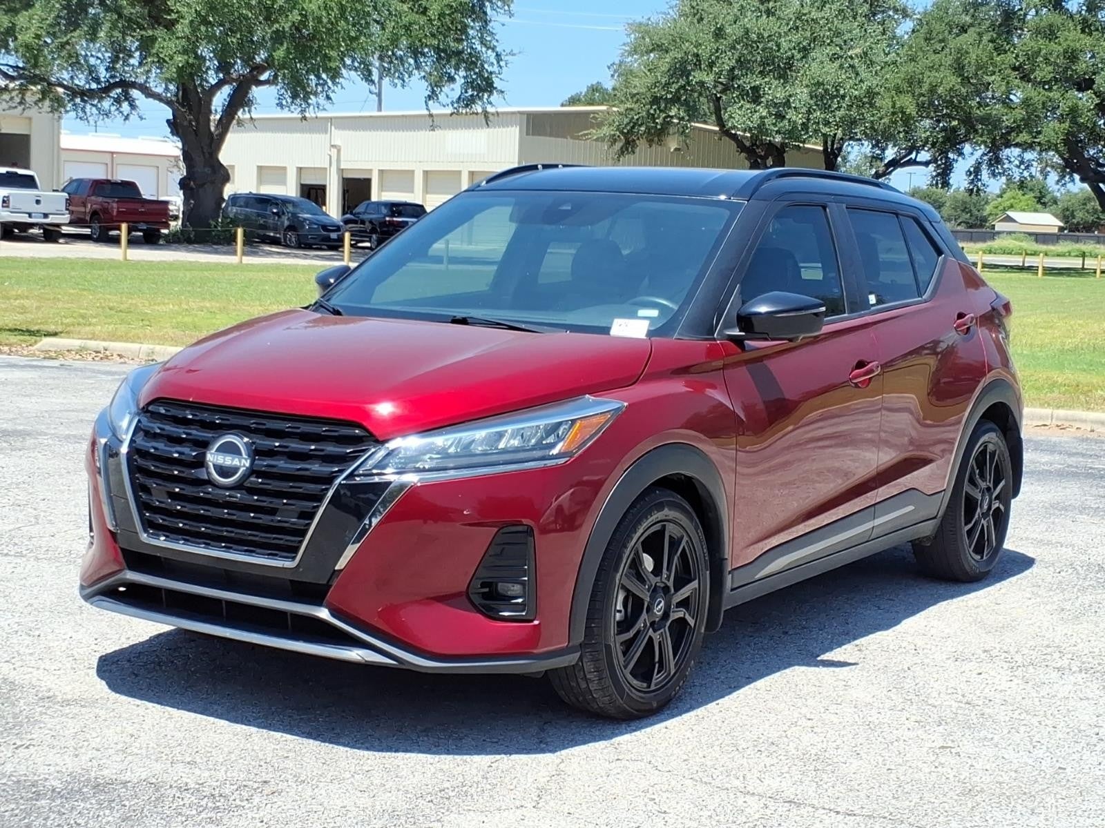 2023 Nissan Kicks SR