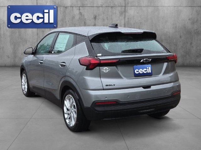 2027 Chevrolet Bolt LT - Photo 7