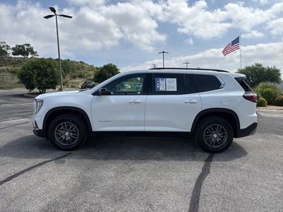 2025 GMC Acadia Elevation