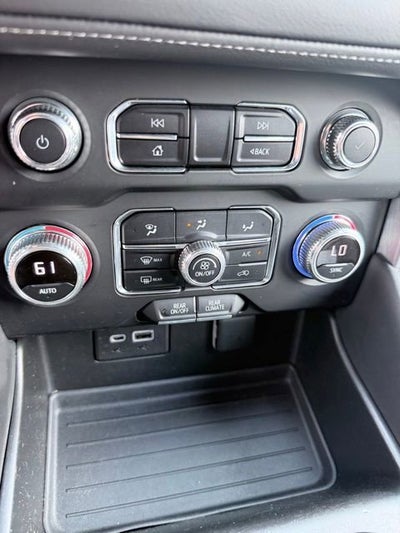 2022 GMC Yukon SLE