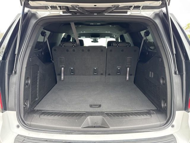 2023 Chevrolet Suburban LS
