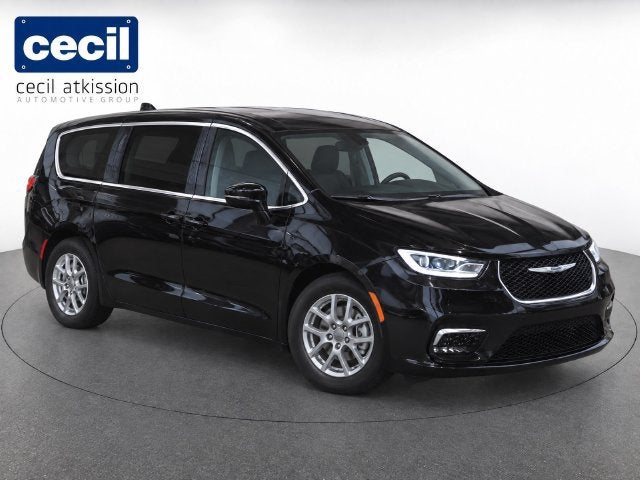 Used 2024 Chrysler Pacifica Touring L with VIN 2C4RC1BG5RR155242 for sale in Kerrville, TX