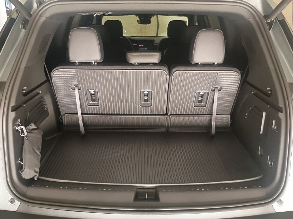 2027 GMC Acadia AT4