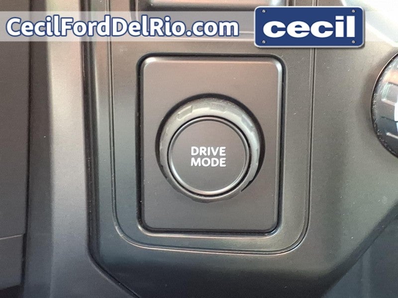 2025 Ford F-150 XLT V8