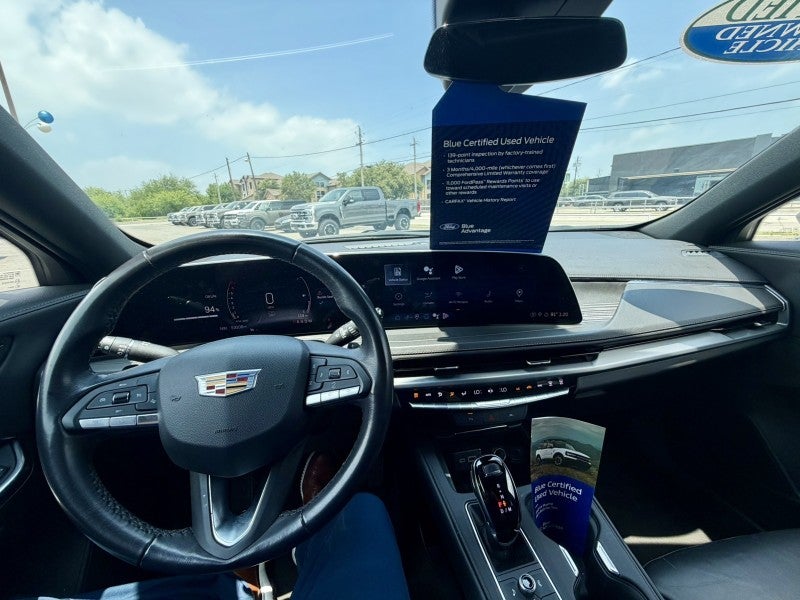 2024 Cadillac XT4 FWD Premium Luxury