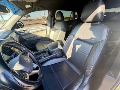 2022 Volkswagen Atlas Cross Sport 2.0T SE w/Technology