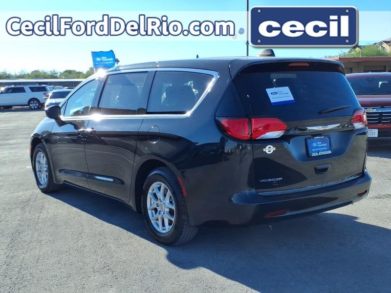 2023 Chrysler Voyager (fleet-only) LX
