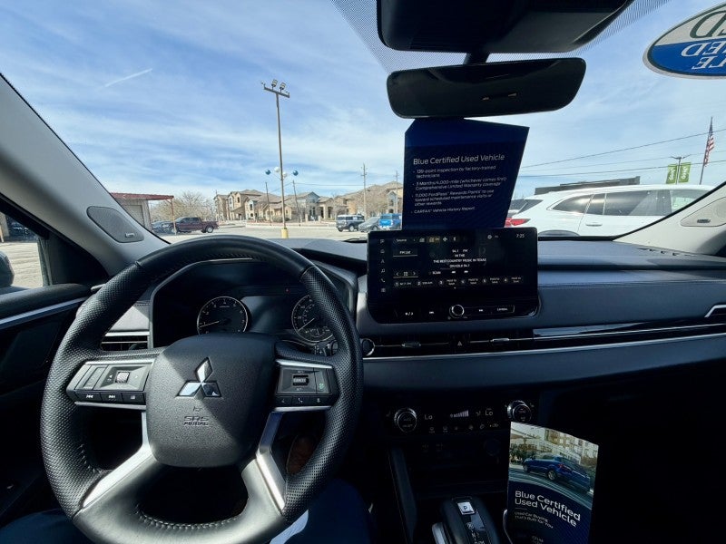 2025 Mitsubishi Outlander SE