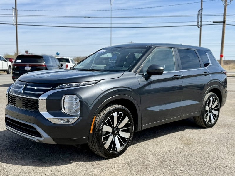 2025 Mitsubishi Outlander SE