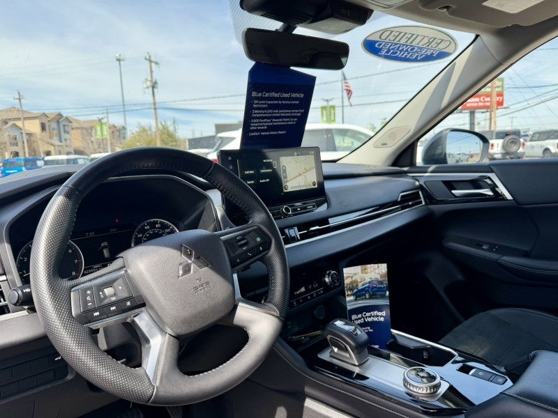 2025 Mitsubishi Outlander SE