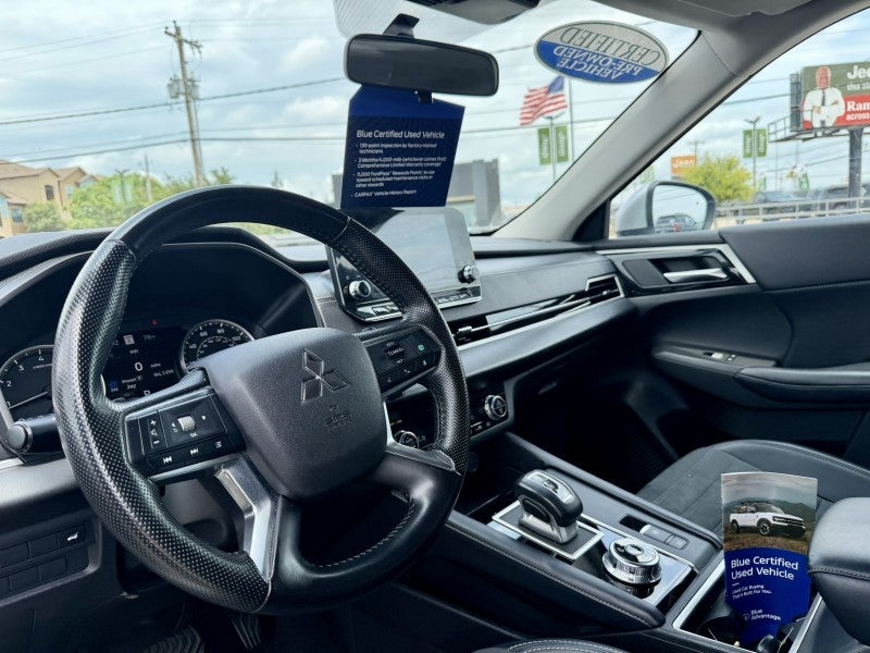 2024 Mitsubishi Outlander SE
