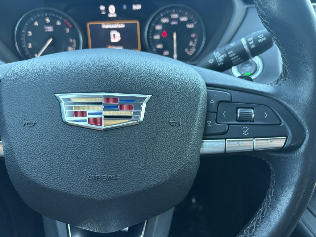 2022 Cadillac XT4 Premium Luxury