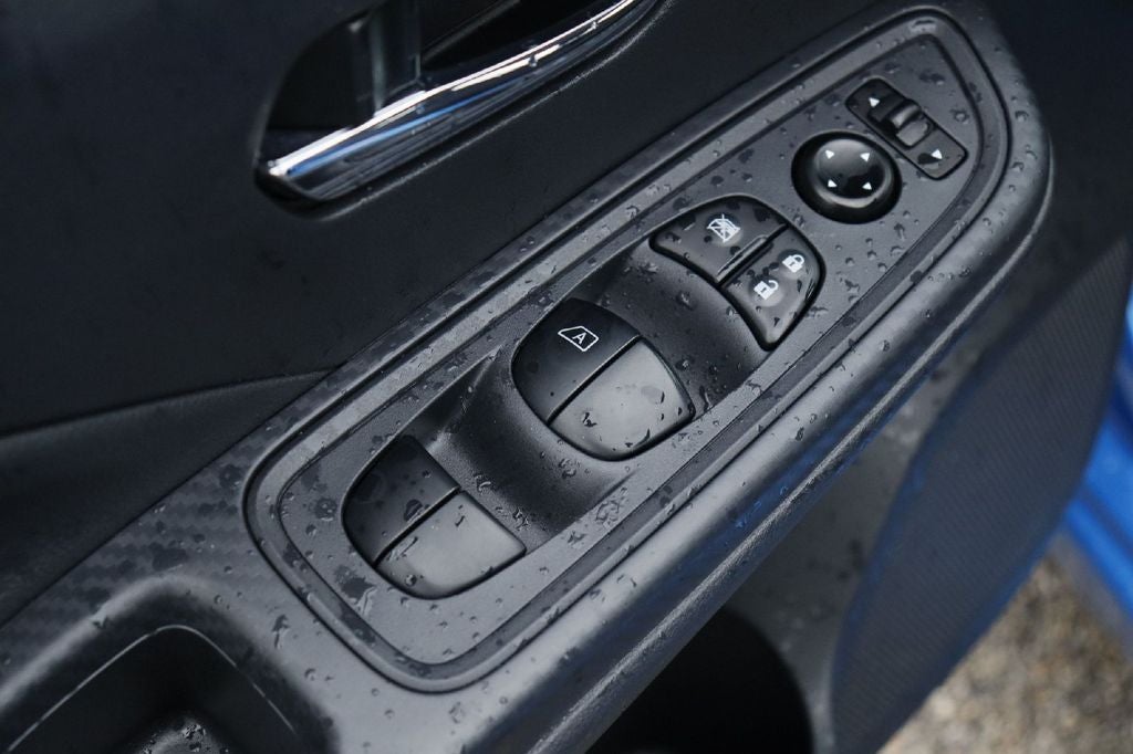 2024 Nissan Versa 1.6 SV