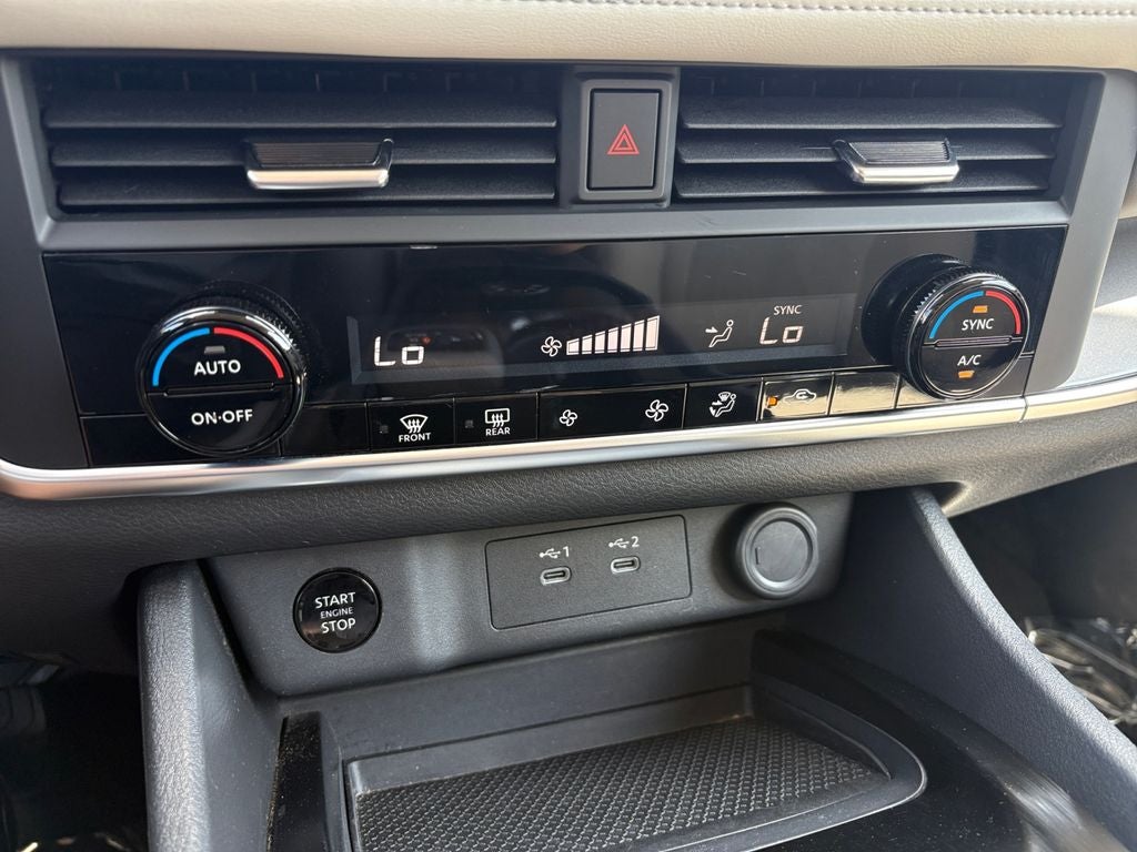 2025 Nissan Rogue SV