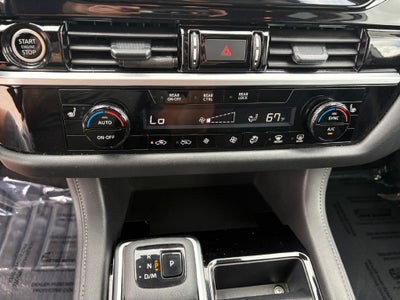 2024 Nissan Pathfinder SV