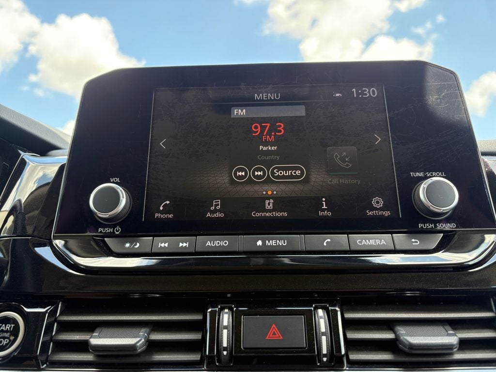 2024 Nissan Pathfinder SV