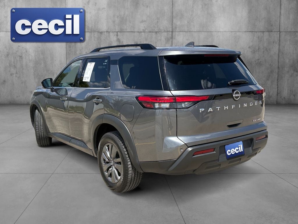 2024 Nissan Pathfinder SV