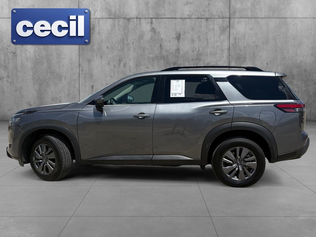 2024 Nissan Pathfinder SV