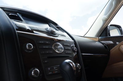 2017 INFINITI QX80 Signature Edition