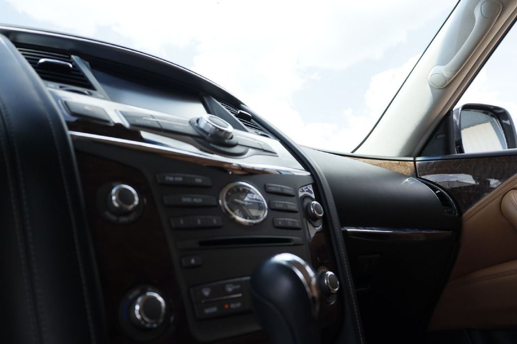 2017 INFINITI QX80 Signature Edition
